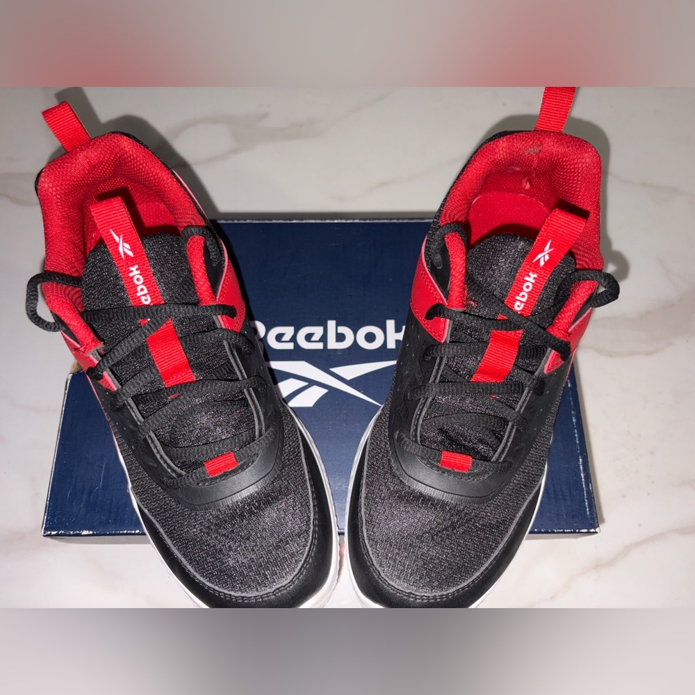 Reebok Kids Sneakers in Red&Black for Junior size 4